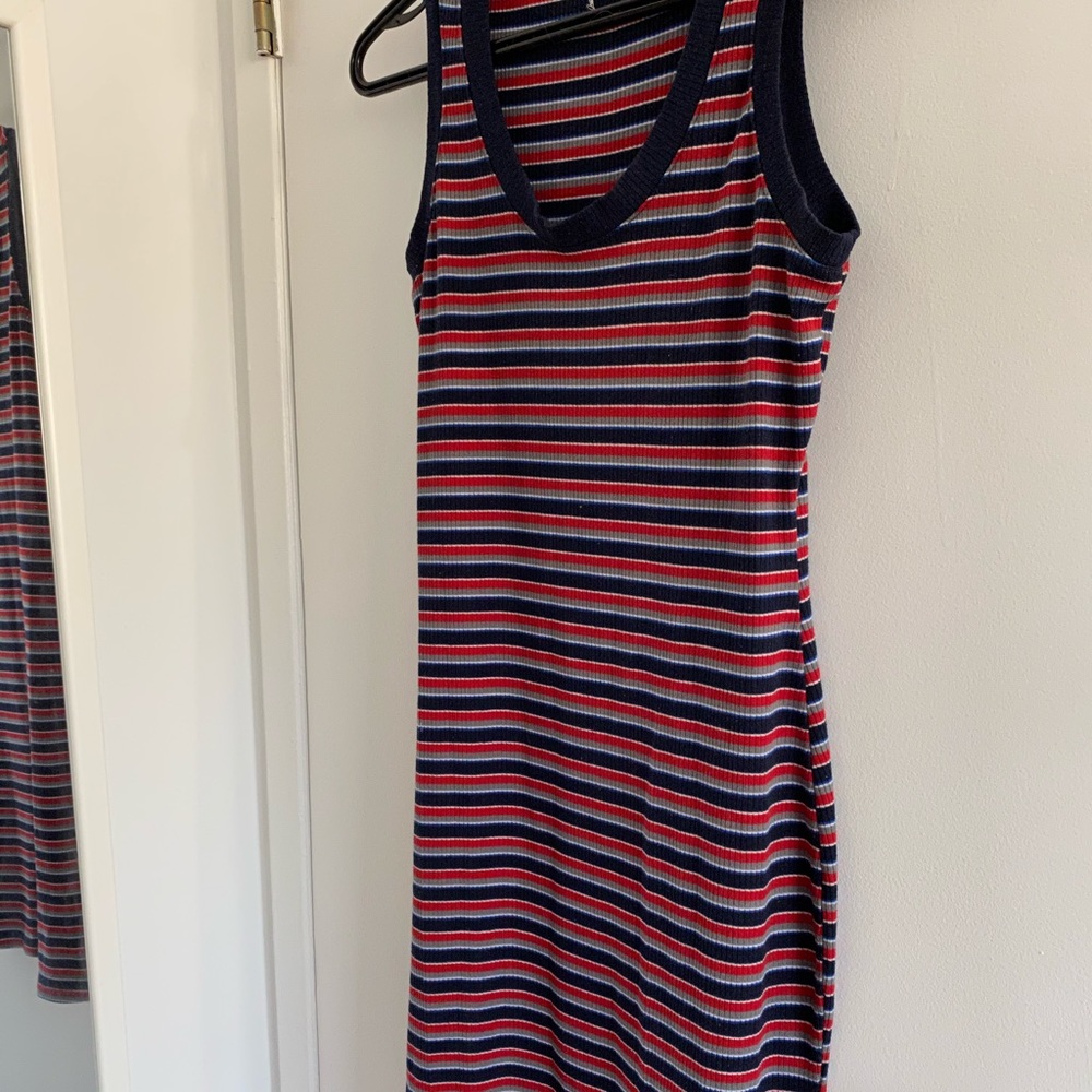 Dress - Picture 3 of 3